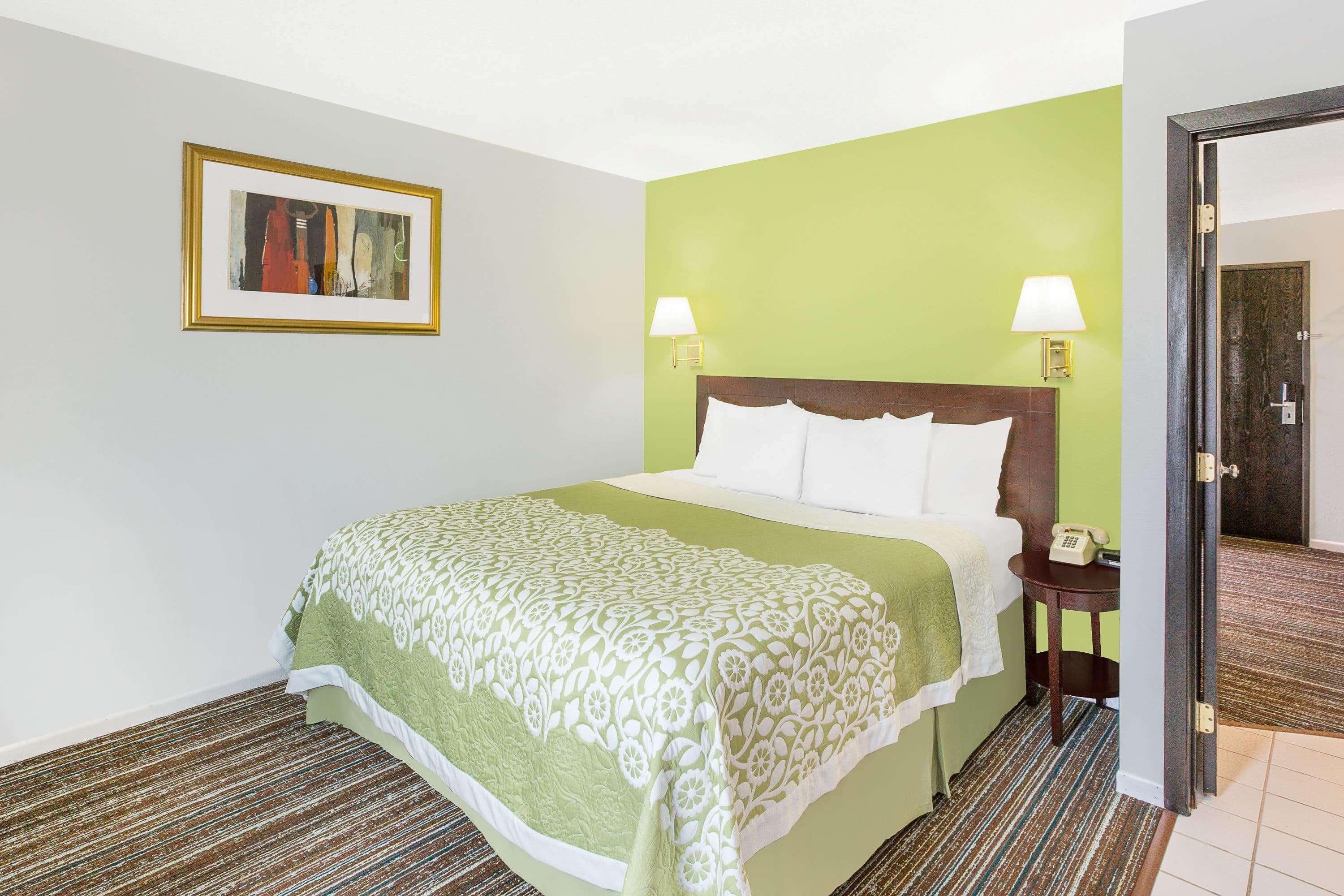 Days Inn By Wyndham York Exterior photo